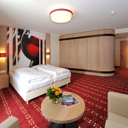 Wohlfuehlhotel Alte Rebschule Rhodt unter Rietburg Room photo