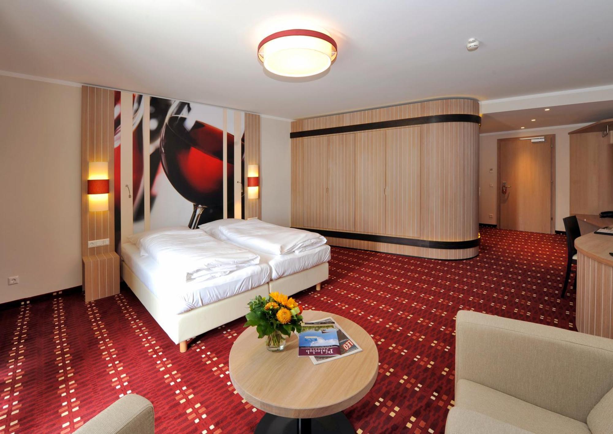 Wohlfuehlhotel Alte Rebschule Rhodt unter Rietburg Room photo
